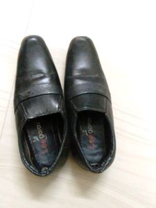 Shoes and Chappals