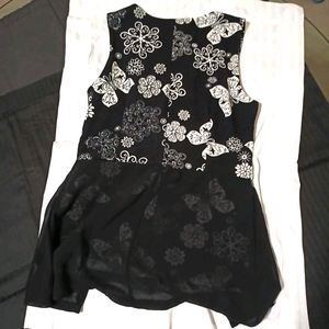 Black White Sleeveless Printed Fancy Top For Women