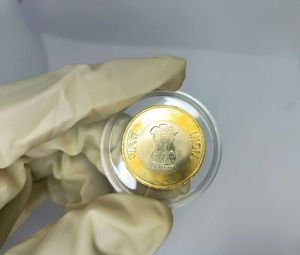 ₹10 Unc condition Coin with Capsule