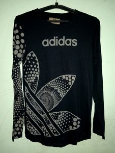 Design T-shirt With Full Sleeves..