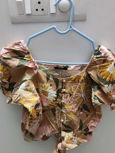 Floral Puff Sleeve Crop Top