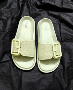 Ginger By Lifestyle Women Green Rubber Sleeper