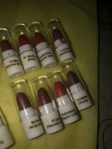 Set Of 16 Mini Lipstick Lot