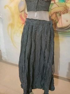 Skirt N Blouse (Black And White)