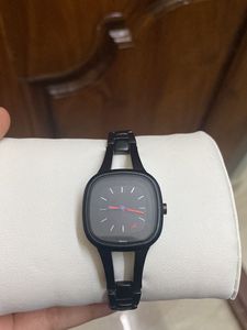 Fastrack Analog Black Dial Women
