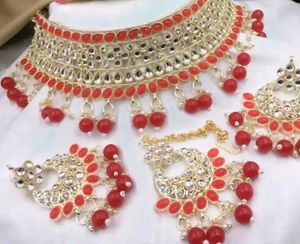 Elegant Black and Gold Jewelry Set