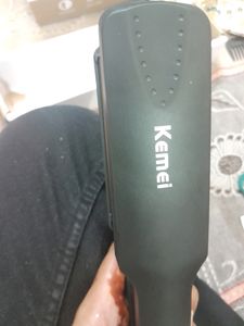 Kemei Professional Hair Straightener