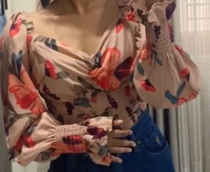 Floral Print Smocked Blouse 🌸