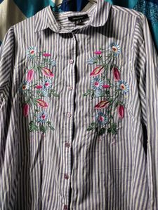 🎀 Atmosphere Embroidered Striped Shirt