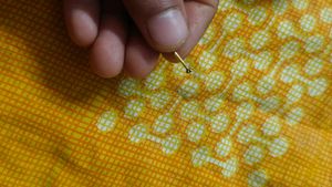 Gold Nose Pin