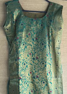 Elegant Green Kurta Banarasi
