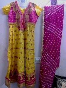 Kurthi With Bandini Duppatta