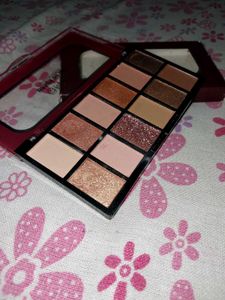 Eyeshadow Palette