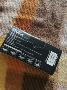 Redberry 3D Eyelashes + Glue