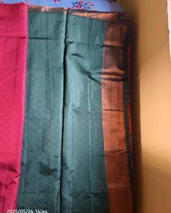 Red &amp; Gold Patterned Saree
