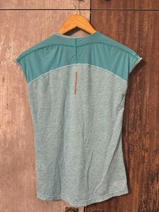 Nike Women&#39;s Top