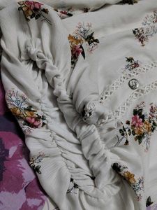 🎀Korean White Blouson Balloon Top 🎀