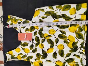 Trendy Floral Crop Top - S