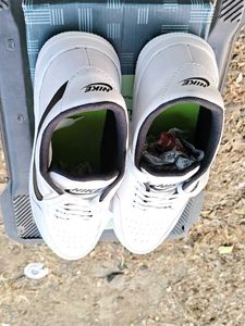 Nike White Casual Sneakers