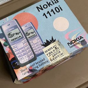 Vintage Nokia 1110i – With Box & Charger