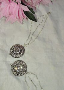 Silver Tone Earrings with pearl sahara