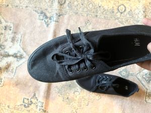 H&amp;M Black Shoes New Without Tag