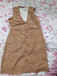 V neck checkered pinaafore dress
