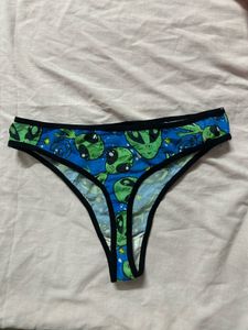 Alien Print Women&#39;s Thong Underwear