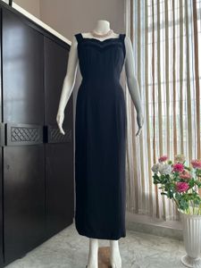 Sweetheart black fitted dress