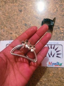 2 Hair Clutcher With head sticker