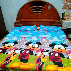 Double Bedsheet With 2 Matching Pillow Covers