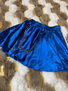 very cute side chain skirt