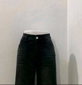 Baggy Mom Jeans