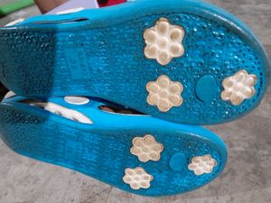 Water Proof Slipper In New Condition Sale