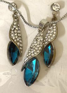 Blue Jewel Necklace &amp; Earring Set