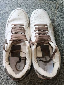 NIKE White Sneakers