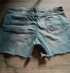 Denim Shorts 🩳 (Never Worn)
