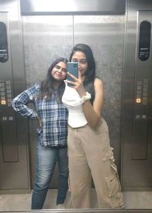 Women&#39;s Beige Straight Fit High Rise Cargo