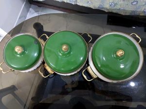 Vintage Enamelware Pot Set
