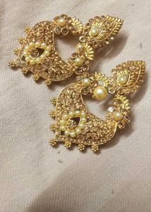 Gold Pearl Earrings