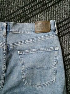 Lee Jeans: Stylish &amp; Comfortable