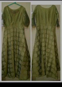Manyawar Mohey Gown