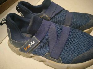 Navy Sneakers 👟