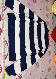 Pinteresty Crop Top 💙🤍
