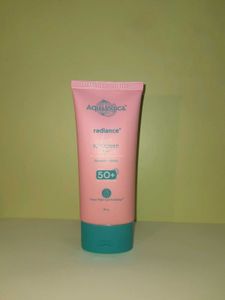 Aqualogica Radiance Dewy Sunscreen
