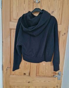 Zara Size  Medium Black Crop Top Hoodie Sweatshirt