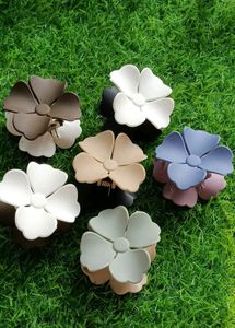 Mate Floral Design Korean Hair Claw