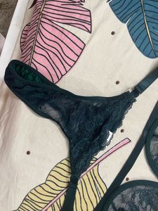 Savana Lace Lingerie Set