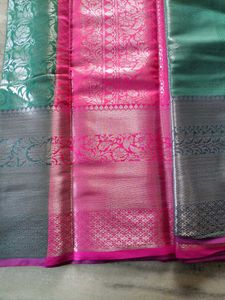 saree with contrst pallu