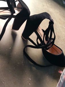 Full Covered Heels 👠